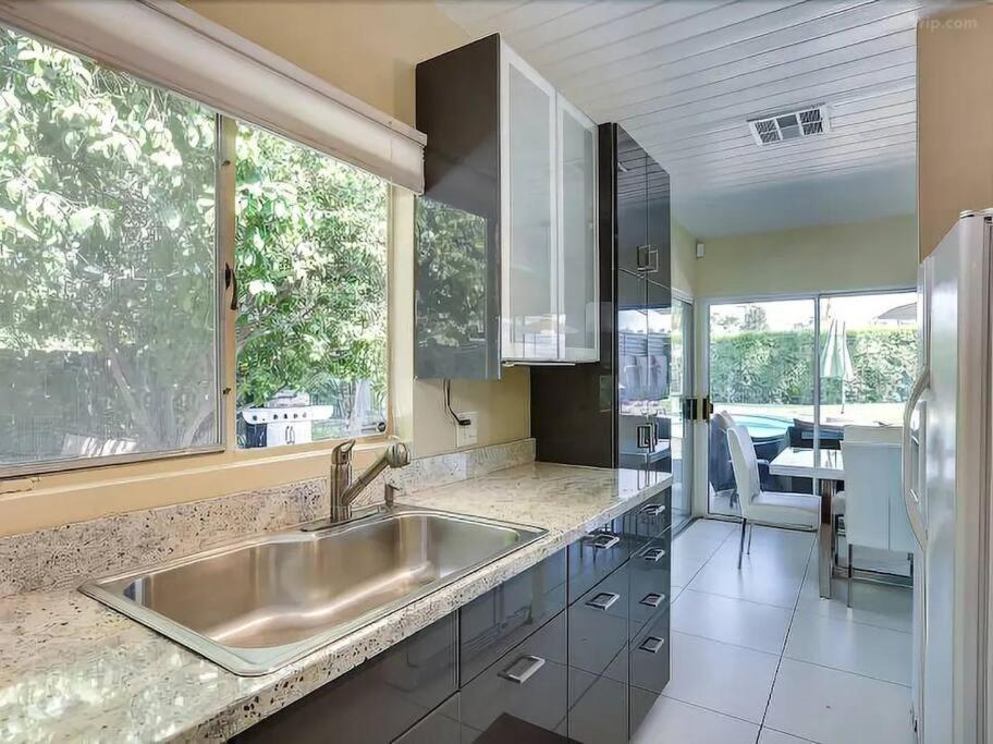 Serene 4 Bed 3 Bath Heated Pool Natural Backyard Heart Of Palm Springs Exterior foto